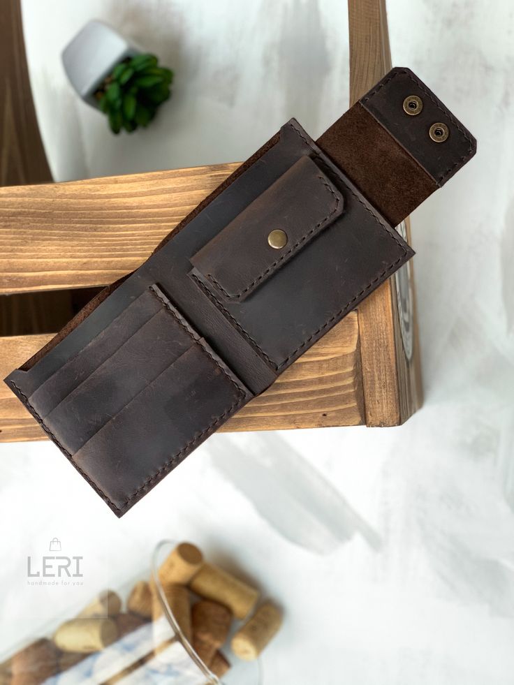 Bifold wallet with coin Pocket